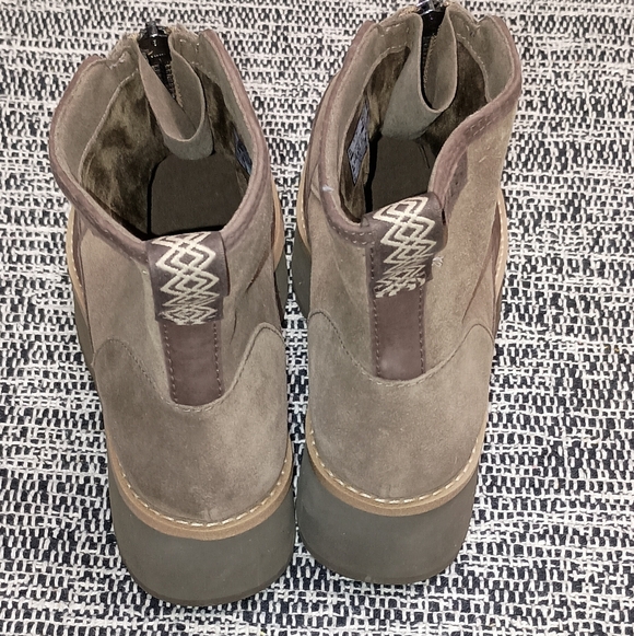 UGG City Func Front Zip Up Suede Brown Boots Women's 9 - Picture 2 of 15